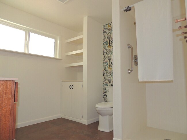 Building Photo - 831 26 Rd