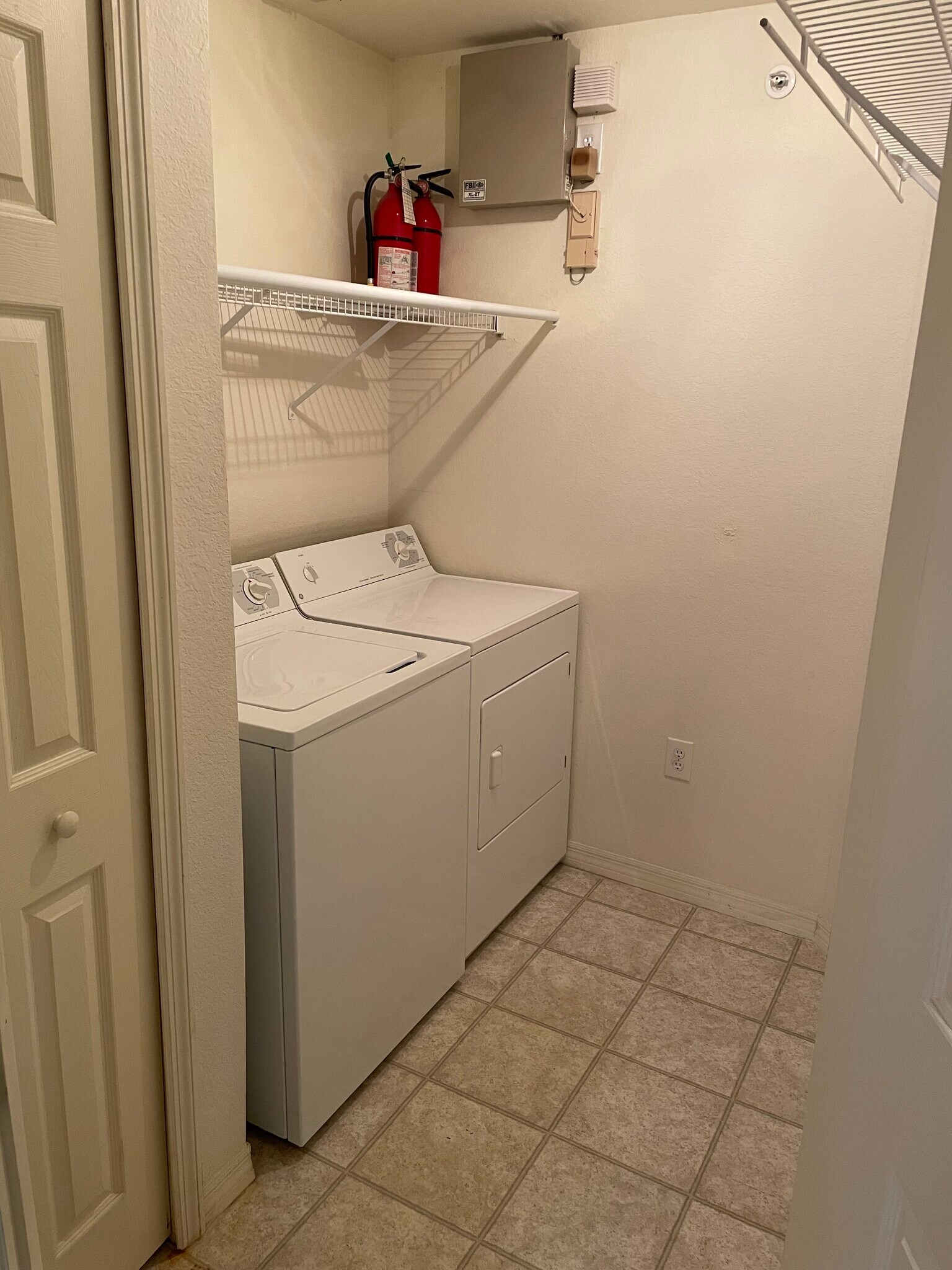 Building Photo - 5455 Vineland Rd