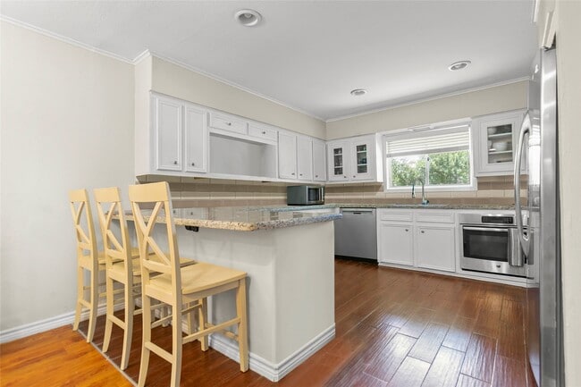 Building Photo - 3641 Deal St