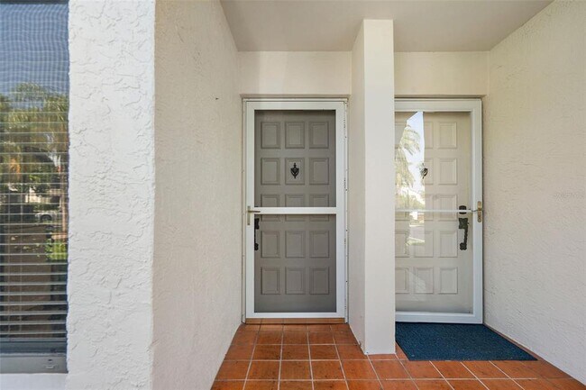 Building Photo - 6277 Bahia Del Mar Blvd S