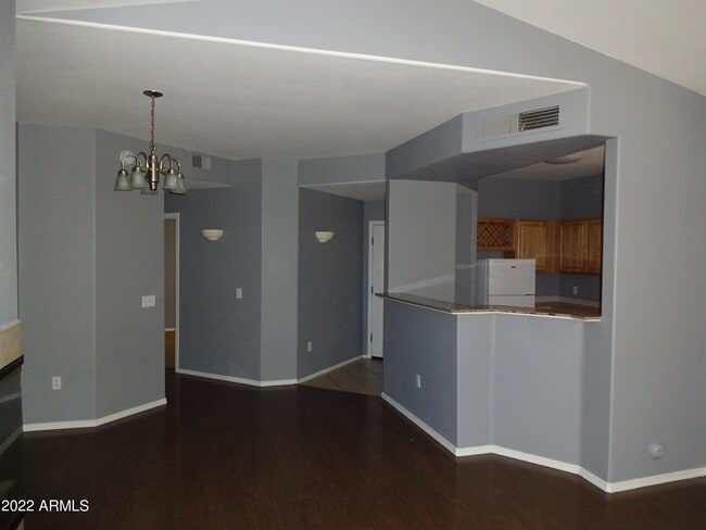 Building Photo - 2929 W Yorkshire Dr