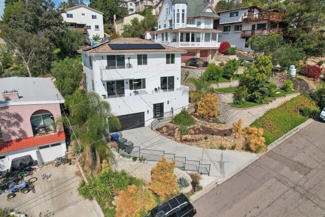 Building Photo - 1644 Cuyamaca Ave