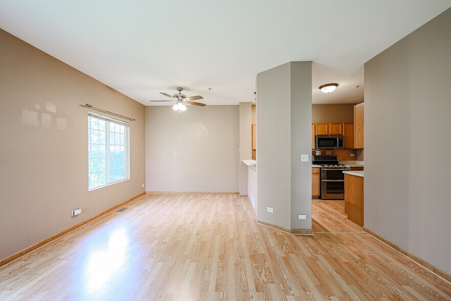 Building Photo - 607 Fox Ridge Dr