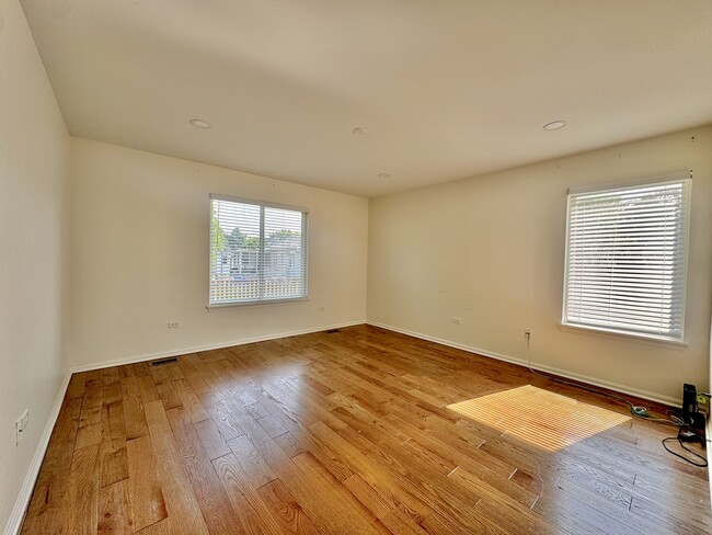 Building Photo - 1825 Red Bud Rd