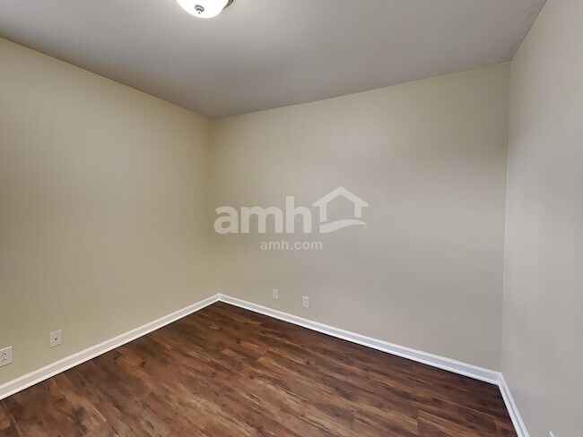 Building Photo - 2106 Bimelech Ln