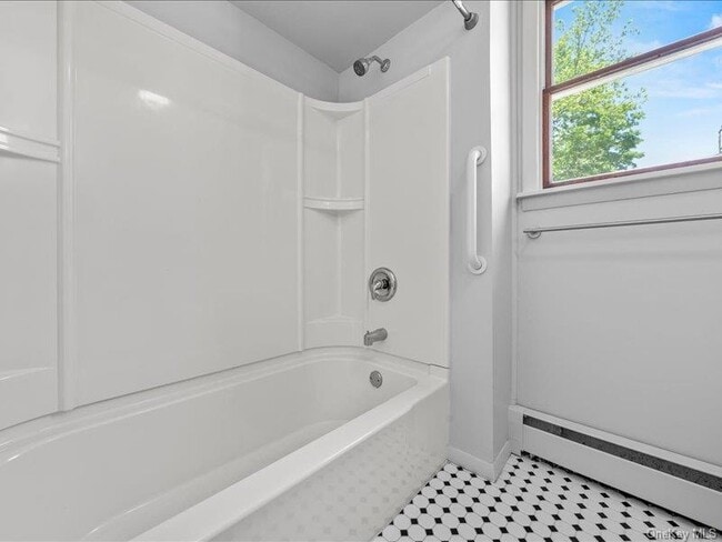 Building Photo - 28 Van Buren St