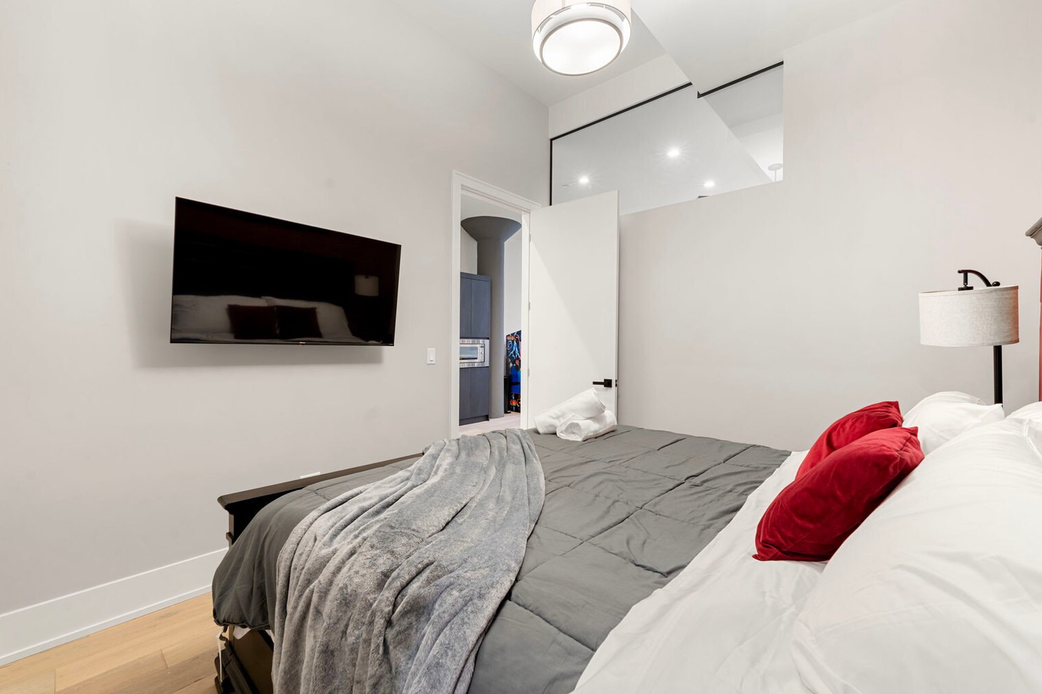 Building Photo - 318 W Grand Ave