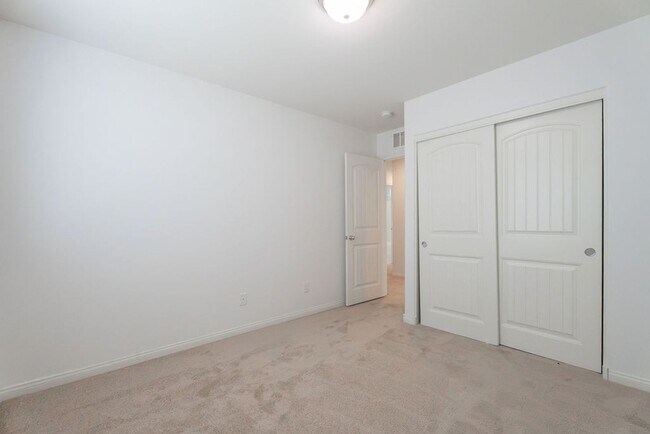 Building Photo - 5474 Enchanted Rose St