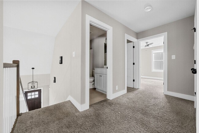 Building Photo - 4 Bedroom 2 1/2 Bath Home For Rent in Gate...