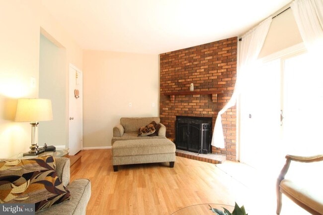 Building Photo - 41 Brookview Cir