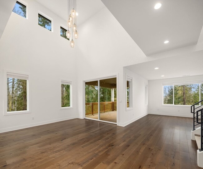 Building Photo - Modern Luxury Living in the Heart of Newcastle