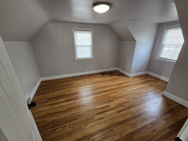 Building Photo - 532 Orwood Pl