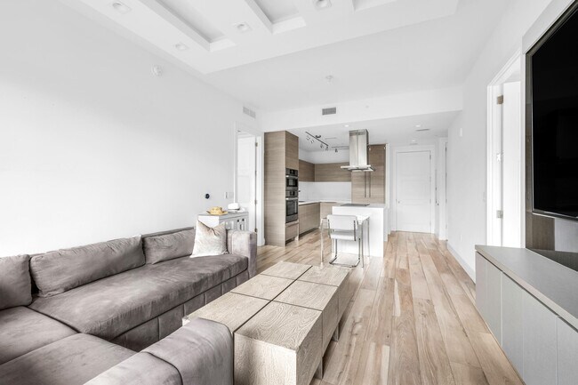 Building Photo - 155 E Boca Raton Rd