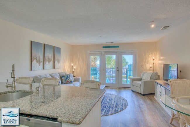 Building Photo - FULLY FURNISHED OFF-SEASON VACATION RENTAL...