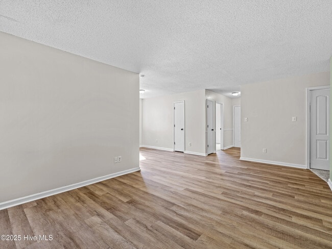 Building Photo - 3002 E Windgate Ct