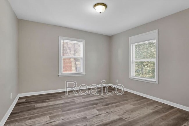 Building Photo - 397 S Chase Ave
