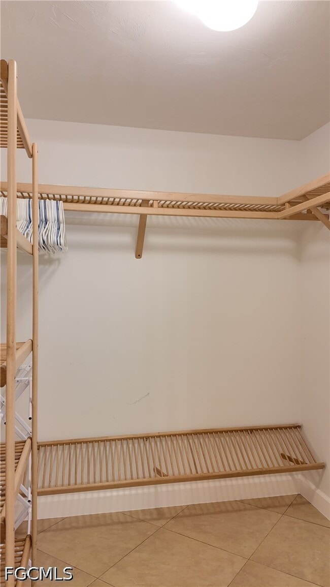 Building Photo - 509 Roma Ct