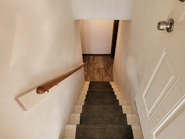 Entryway - 588 SW 3rd St