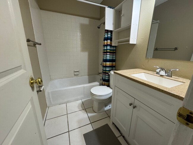 Building Photo - 831 Swinging Spear Rd