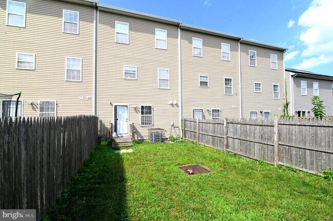 Building Photo - 5129 D St SE
