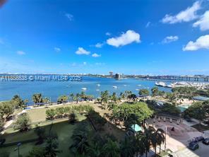Building Photo - 1800 N Bayshore Dr
