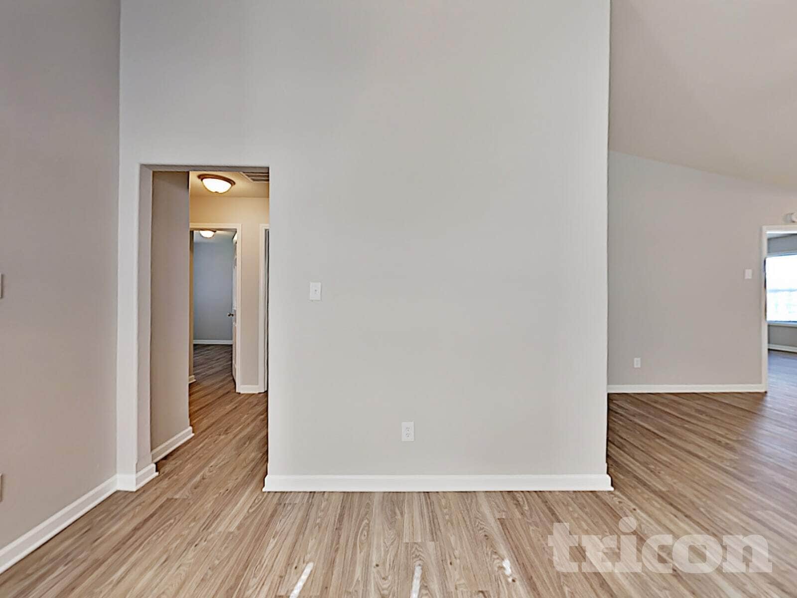 Building Photo - 10333 Hugue Way