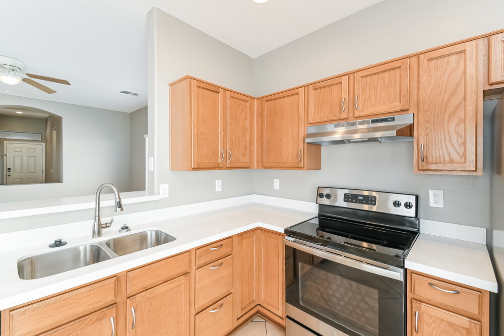 Building Photo - 327 N 76th Pl