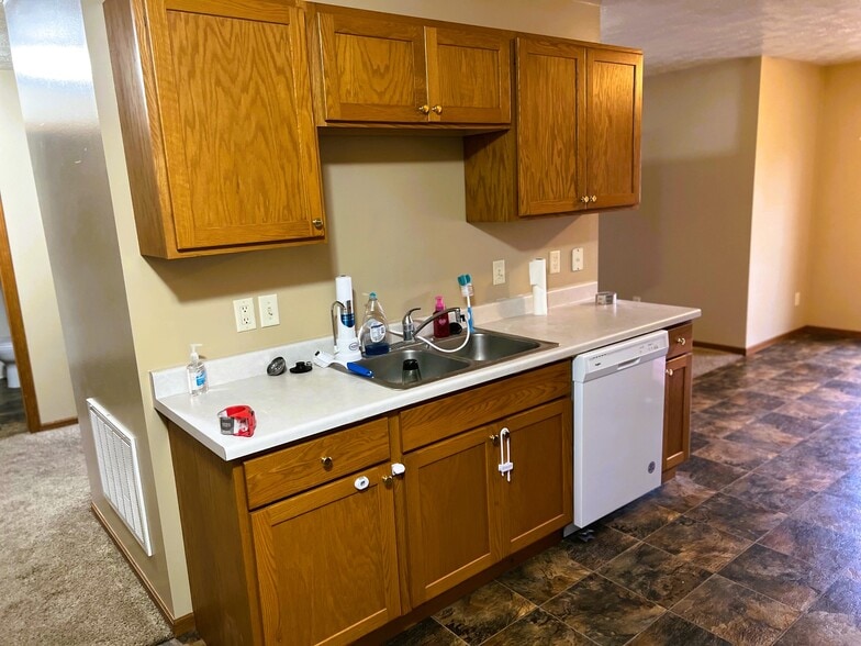 Sink Area - 1400 E Rushmore Dr