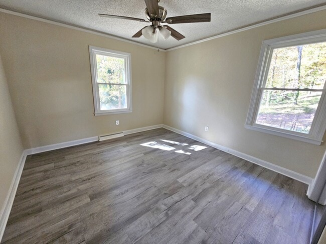 Building Photo - 609 Memorial Dr Ext