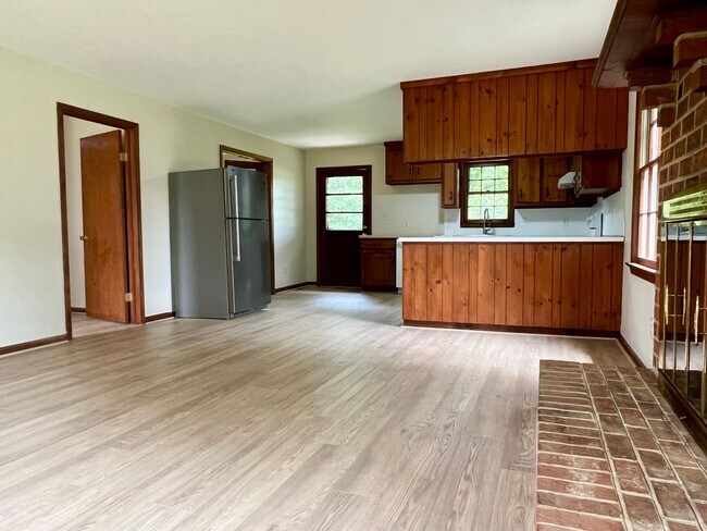 Building Photo - 3bdr 2bth home in the heart of Poquoson