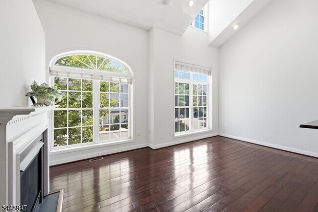 Building Photo - 408 Donato Cir