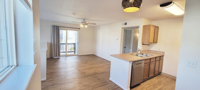 Building Photo - 127 Jules Dr