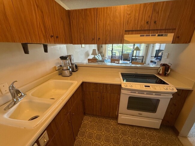 Building Photo - 1br - 2 Bath Furnished Kona Pacific Condo