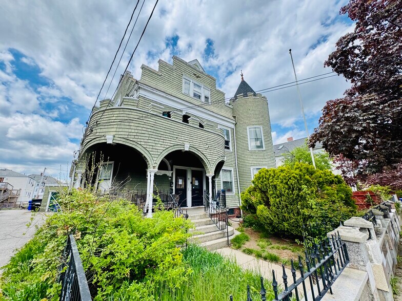 Building Photo - 9 Beech St