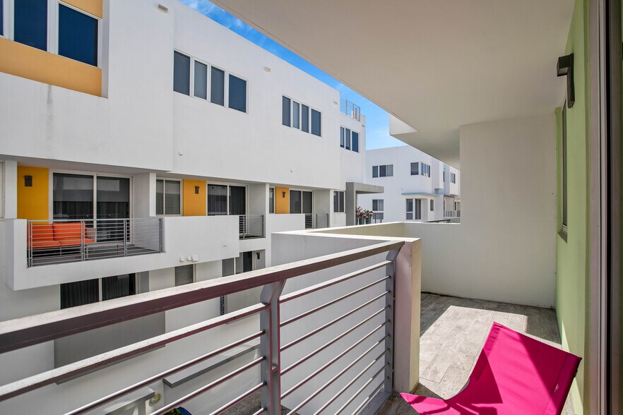 Building Photo - 87 N Shore Dr