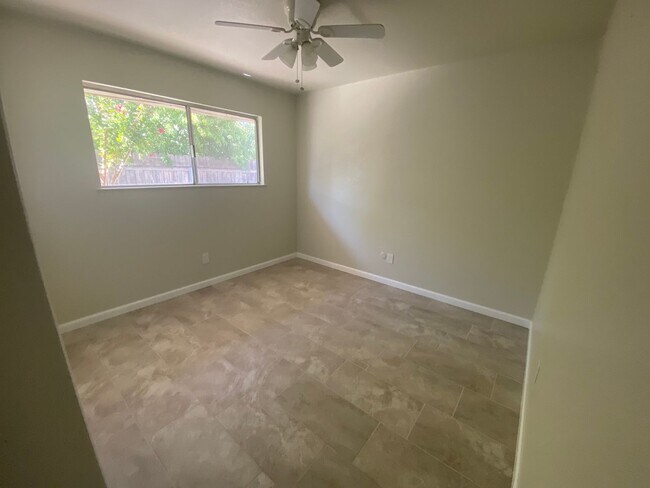 Building Photo - 450 S.19th Avenue