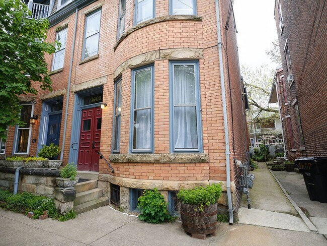 Building Photo - 1609 Green St
