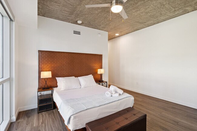 Building Photo - 222 E Jefferson St