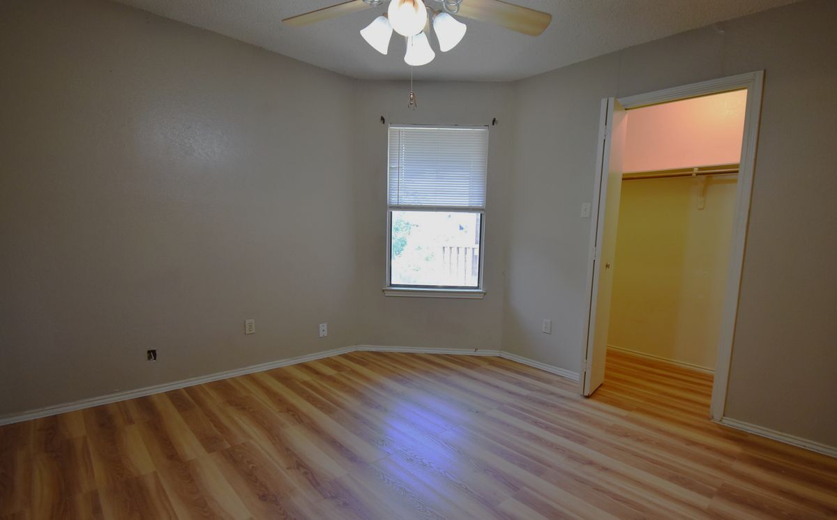 Building Photo - 1802 Rawhide Loop