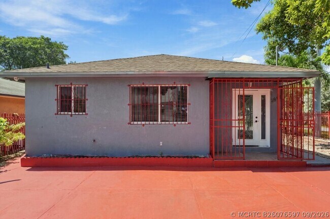 Building Photo - 4952 NW 21st Ave
