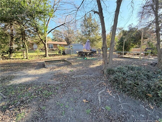 Building Photo - 4946 Pinewood Dr