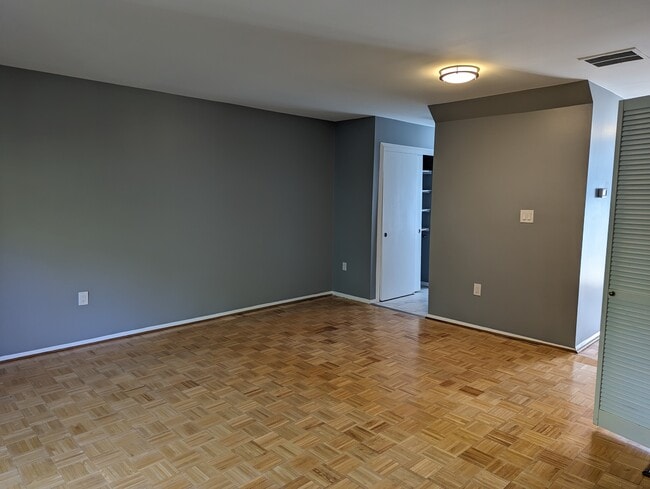 Building Photo - 1822 Bronzegate Boulevard