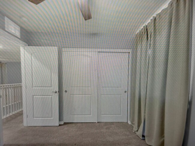 Building Photo - Magnificent Townhome Located In Quail Ridge Community!