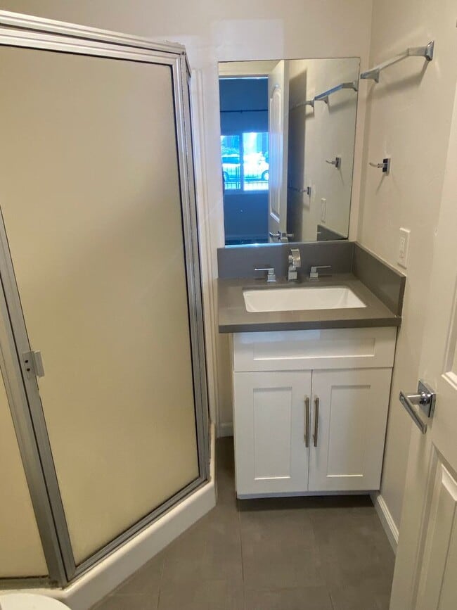 Building Photo - 3047.5 Macaulay St