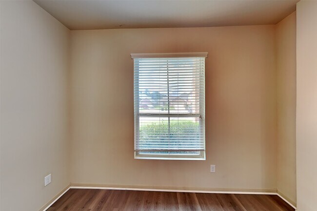 Building Photo - 2313 Jefferson Crossing Dr