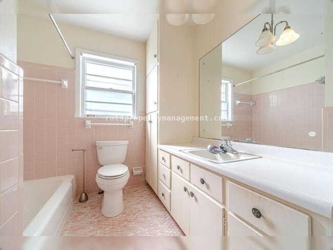 Building Photo - 7680 Jefferson River Rd