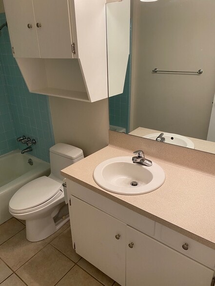 Building Photo - 3216 Crosscreek Dr