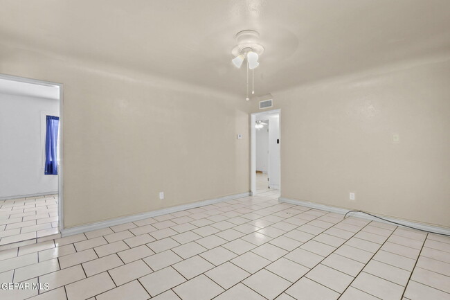 Building Photo - 7707 Parral Dr