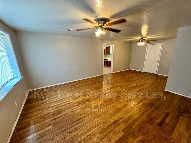 Building Photo - 804 E Steed Dr