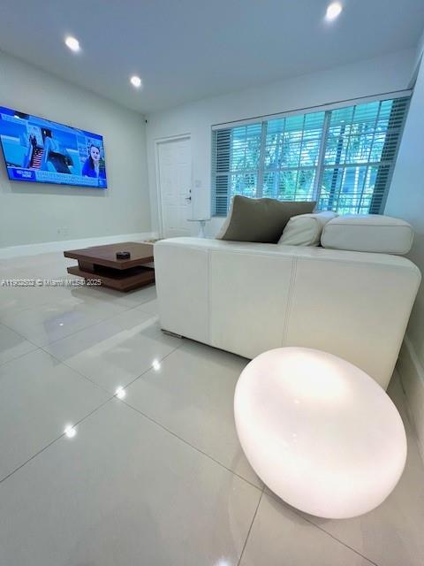 Building Photo - 1125 99th St